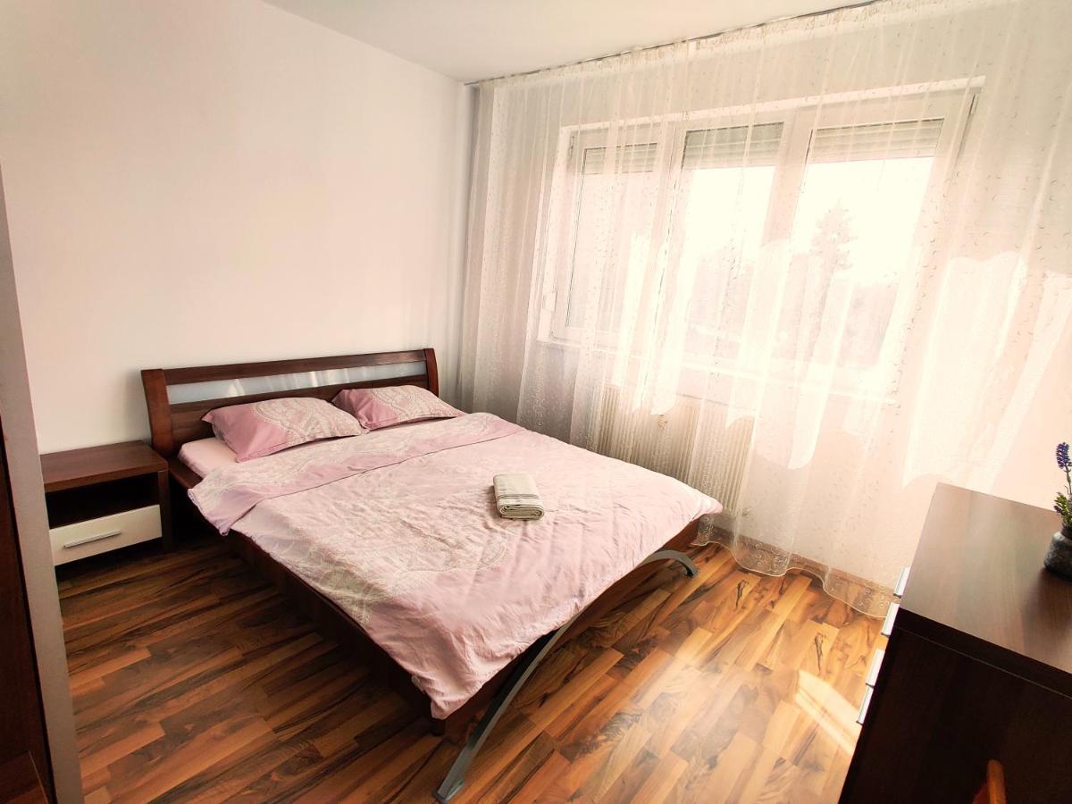 Ultracentral Cathedral Apartment
